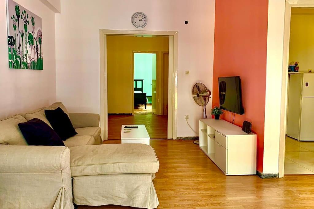 2 Bedroom Apartment 300 Meters Metro Aghios Loanis Athen Eksteriør billede